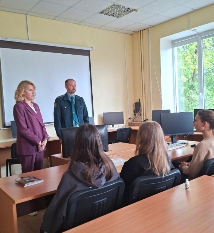 Учиться таможенному делу у практиков