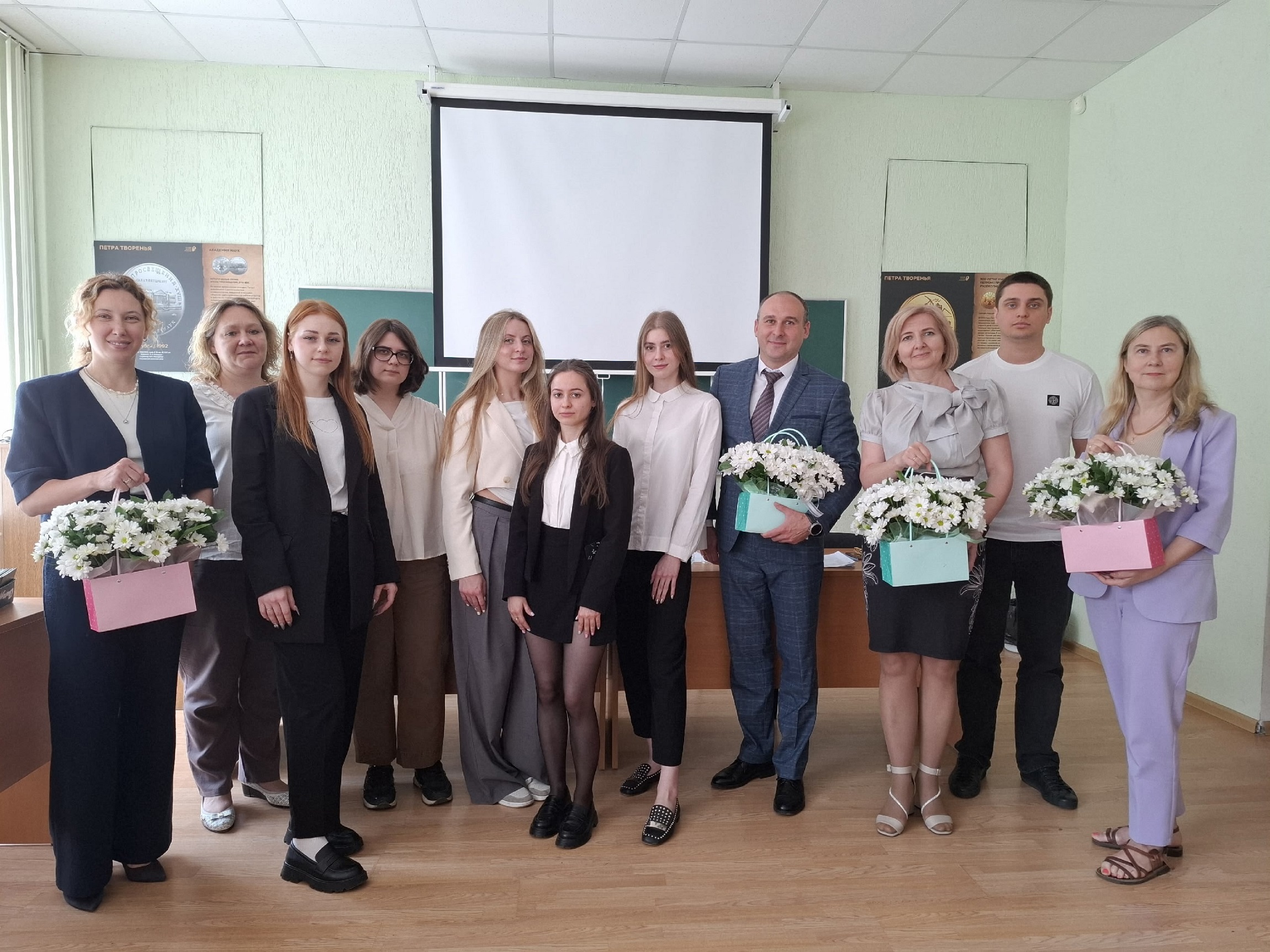ФИНУНИВЕР ГОТОВИТ ПРОФЕССИОНАЛОВ